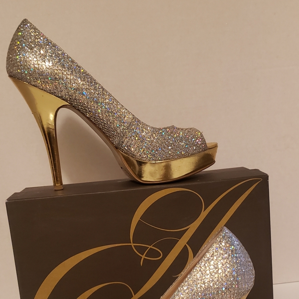 Enzo Angiolini size 8.5 gold silver heels